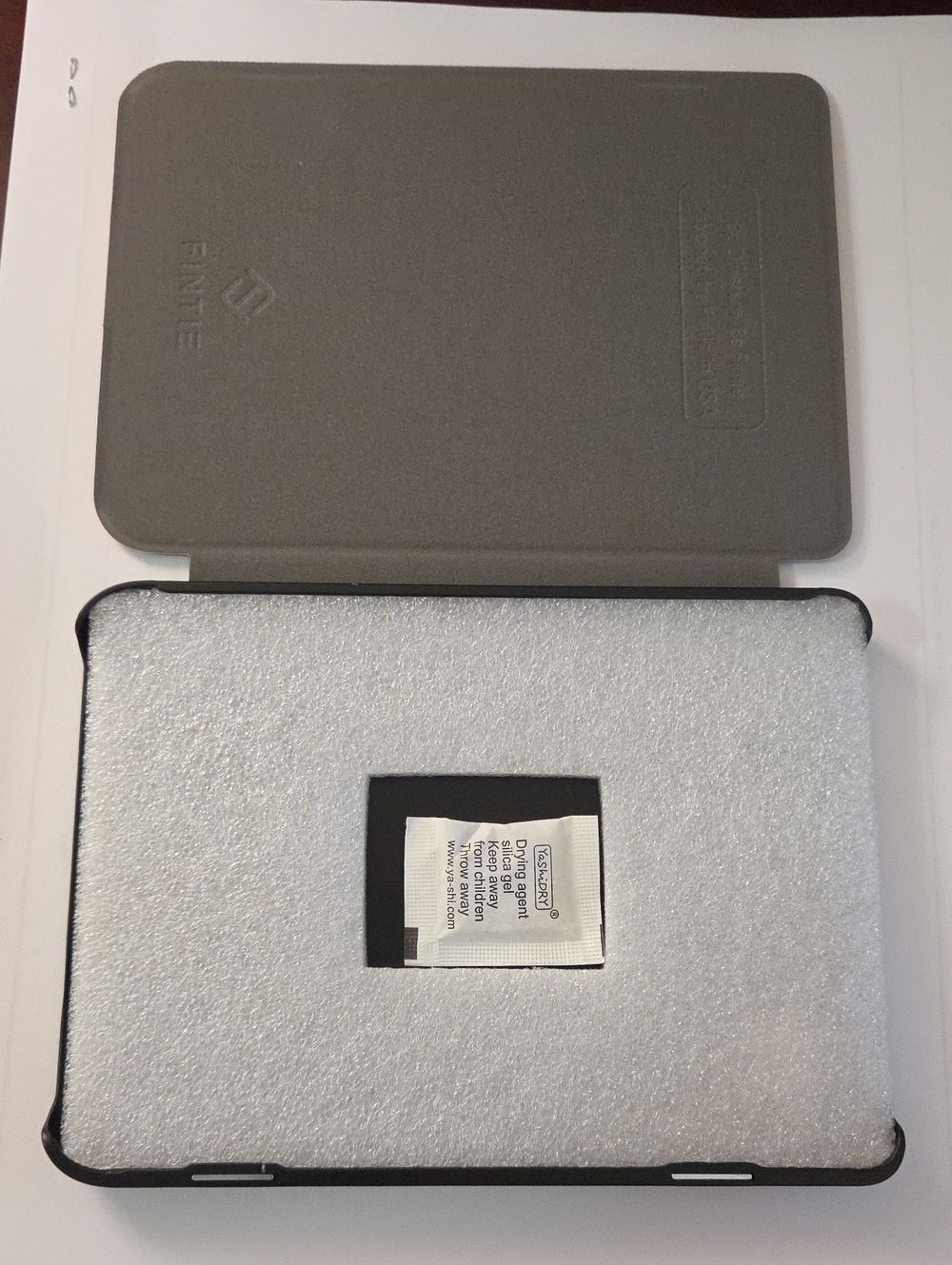 NIB Fintie Kobo Clara Slim Ereader Case Library Design OS - Picture 2 of 7